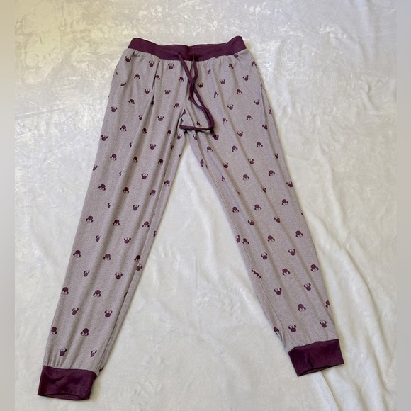 Minnie Mouse Pajama Set - Picture 2 of 8